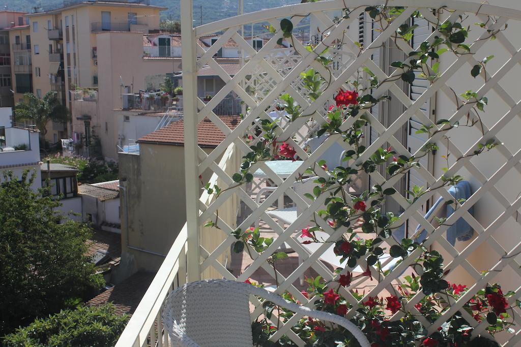 B&B Il Giglio Bianco Σορέντο Δωμάτιο φωτογραφία